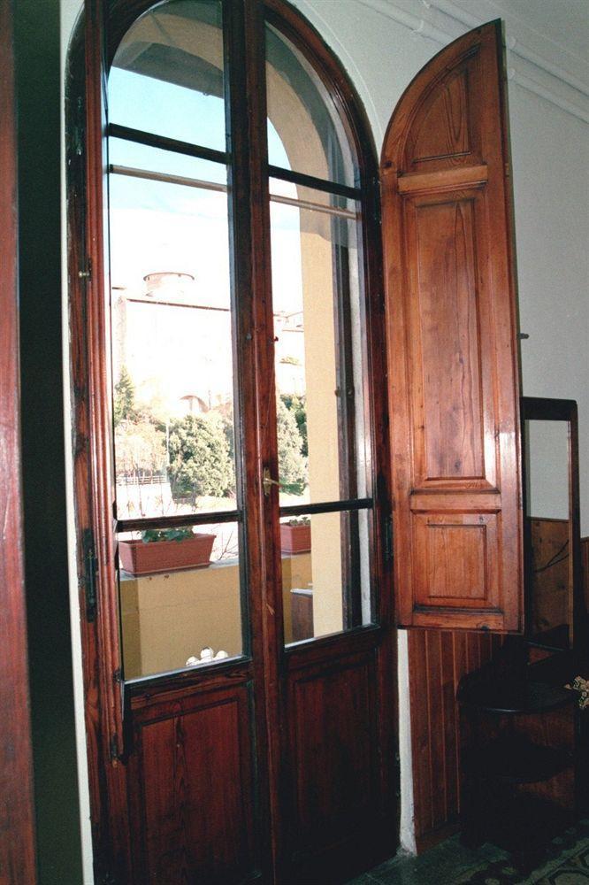 פרוג'ה Alla Residenza Domus Minervae מראה חיצוני תמונה